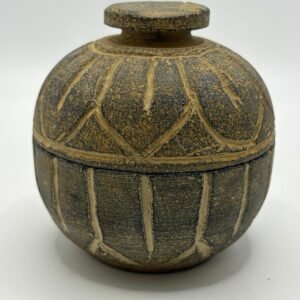 Globular Lidded Vessel with Lotus-Leaf Decorated